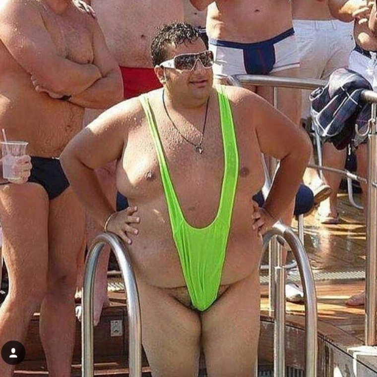 Толстые мужики в купальниках