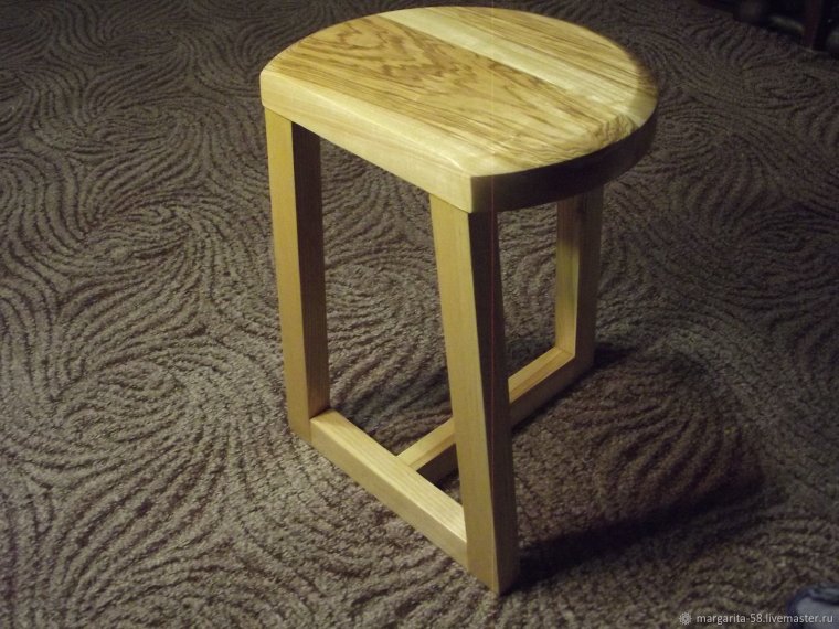 Табурет из ясеня
