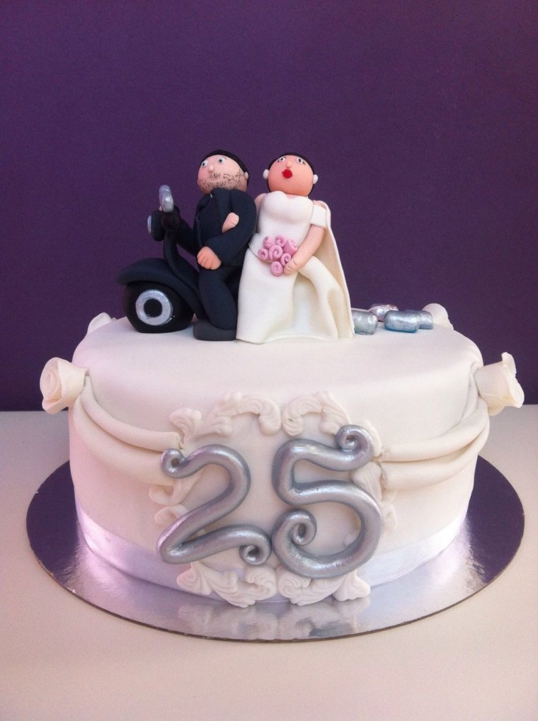 Торт для серебряной свадьбы с кремами