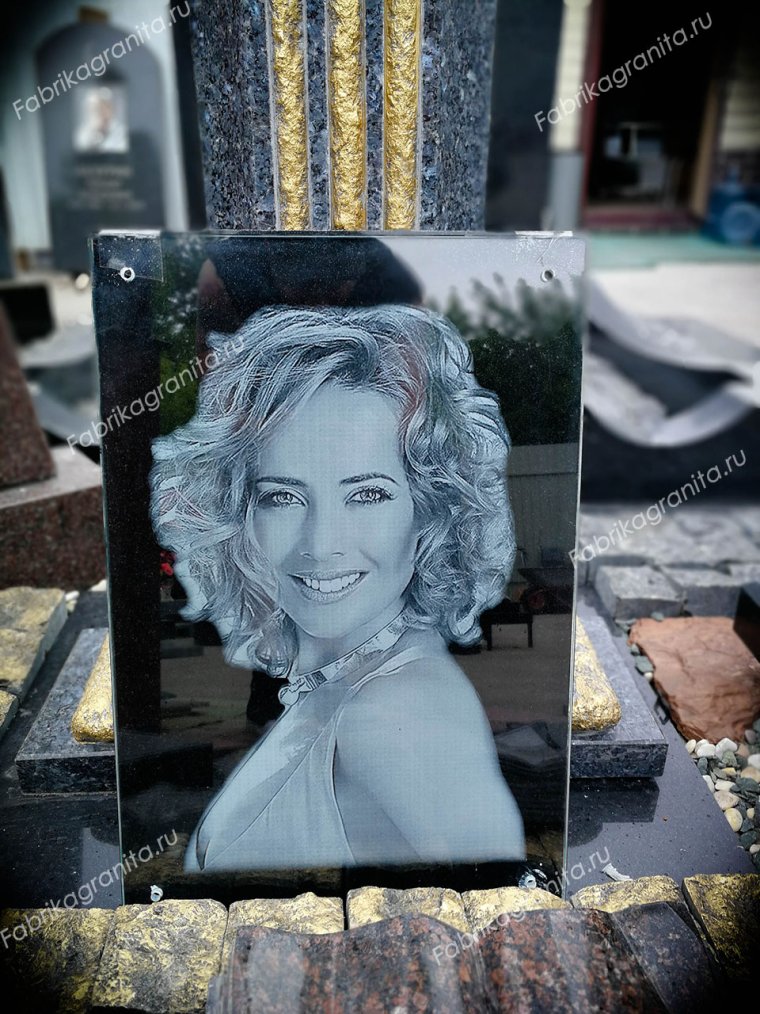 Портрет на стекле на памятник