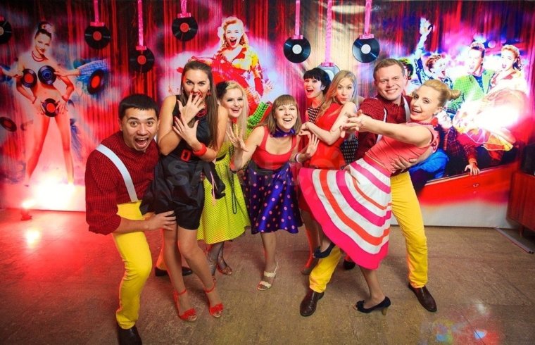 Силуэты в стиле стиляг