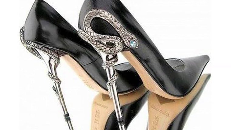 Туфли Christian louboutin и чулки