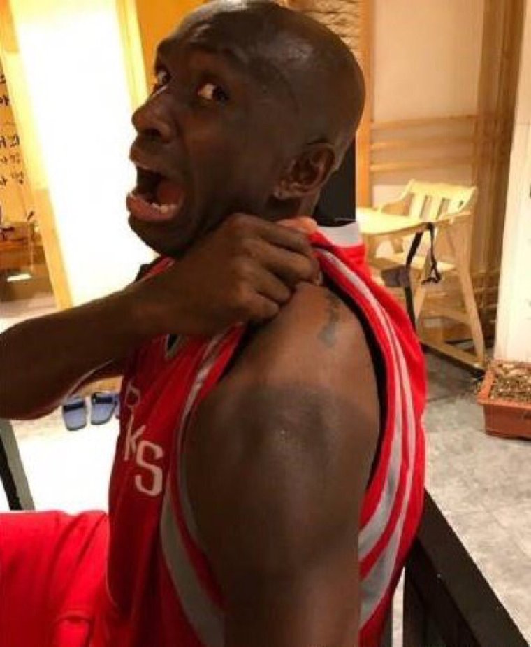 Афроамериканец загорел