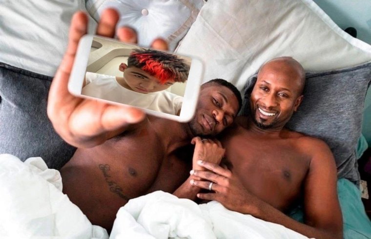 Мем с девочкой и 5 негров