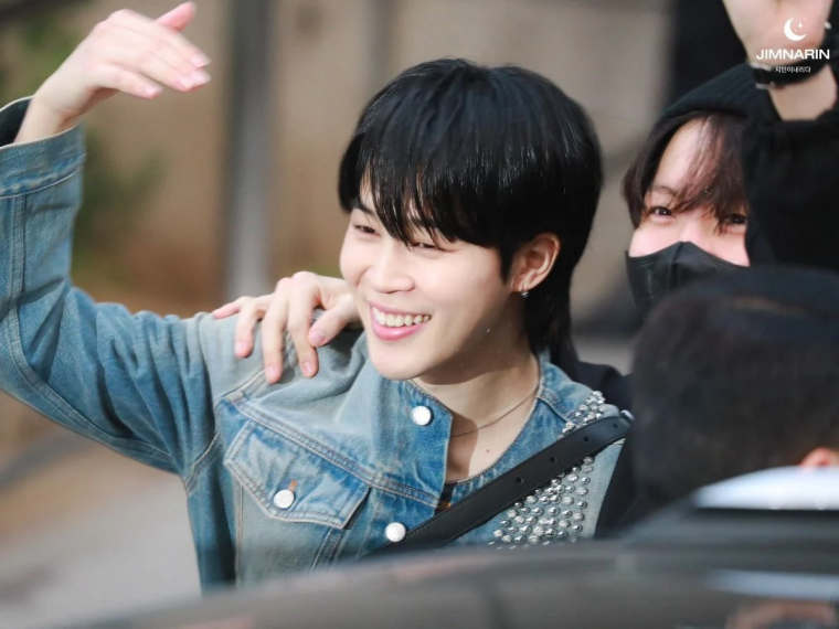 Ким Намджун лысый