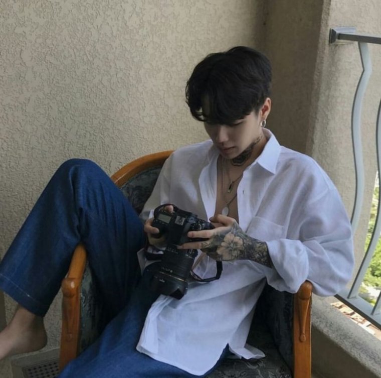 Мемное лицо БТС