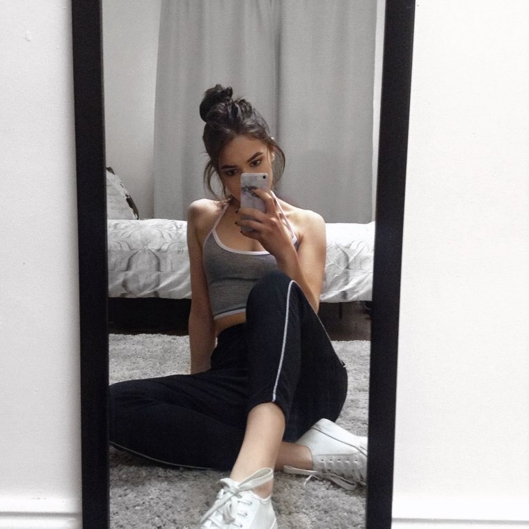 Красивые позы в зеркале