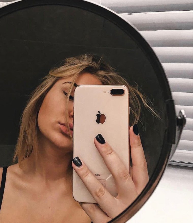 Красивые девочки с айфонами