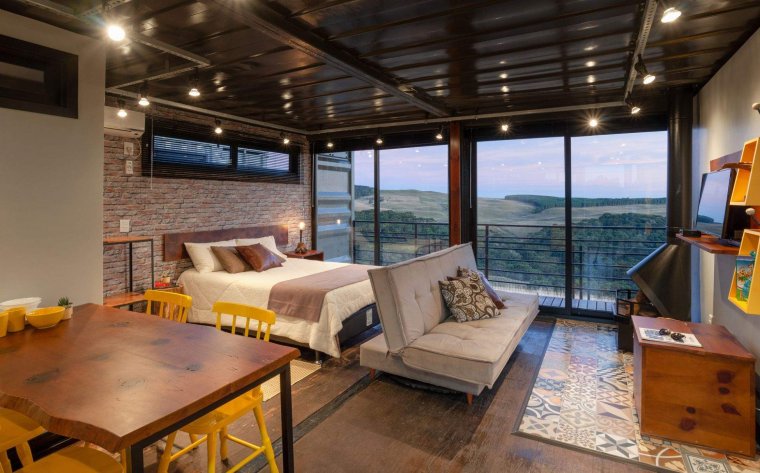 Интерьер морского контейнера