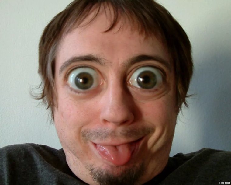 Человек с выпускными глазами