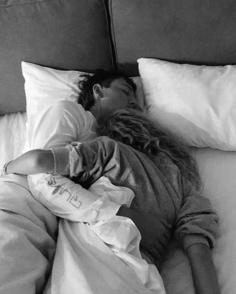 Парочка спит