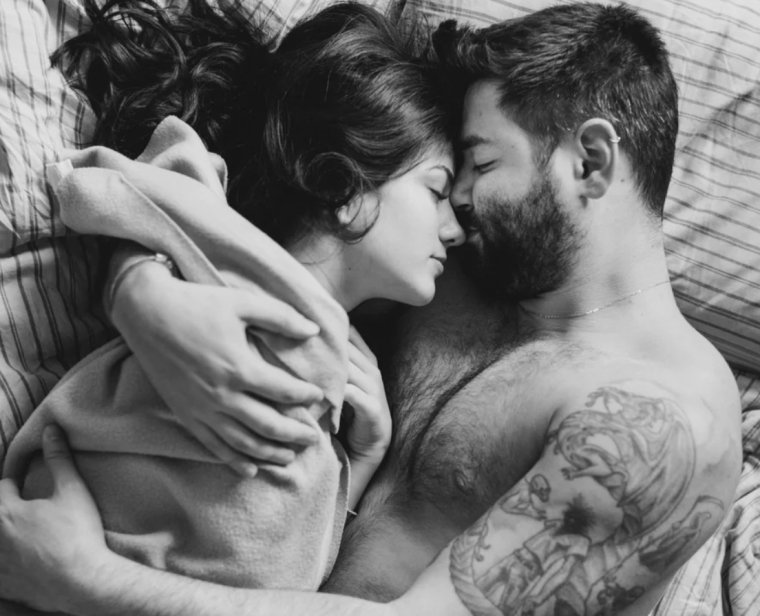 В нежных объятьях