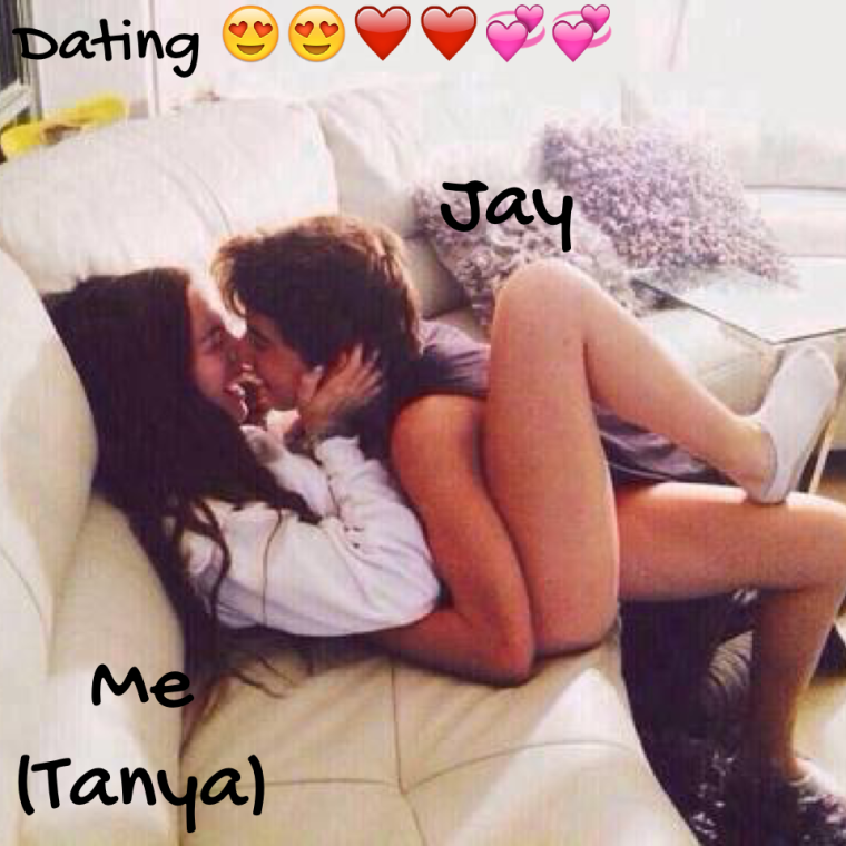 Женщина на кровати