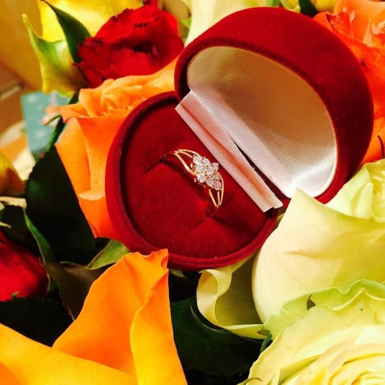Красивый букет и кольцо