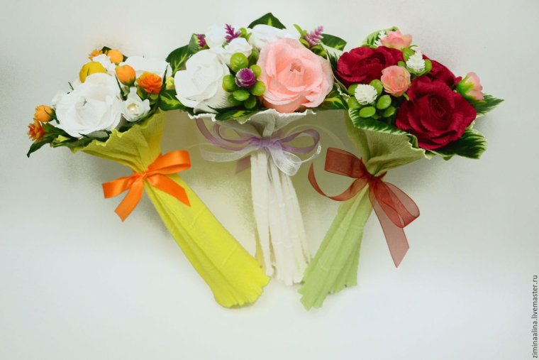 Мини букетики из цветов для девушки