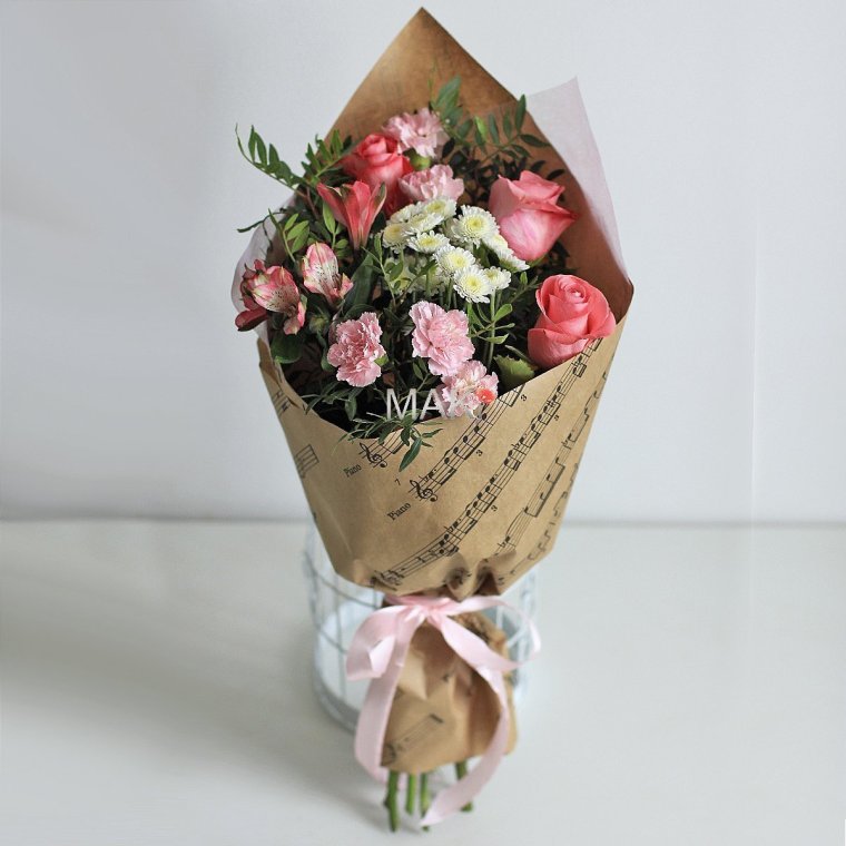 Небольшие букеты цветов