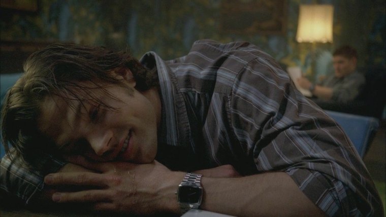 Сэм Винчестер спит