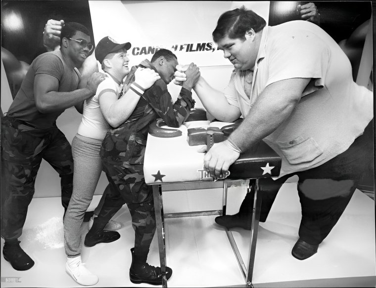 Клайв Дин армрестлинг