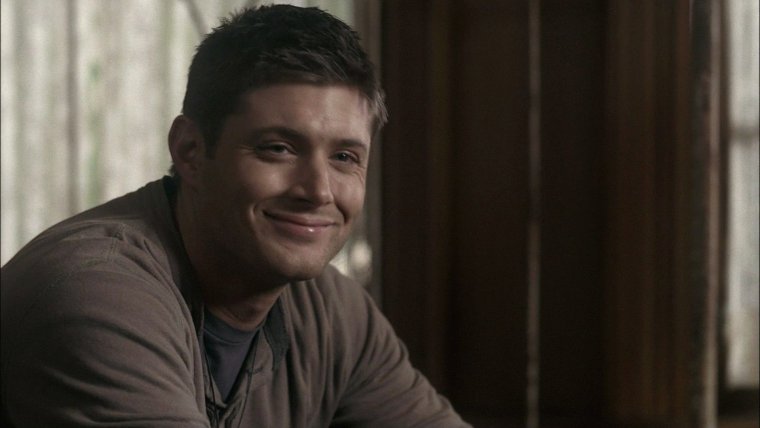 Дин Винчестер смеется