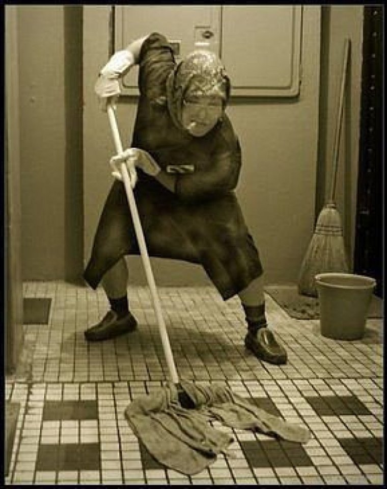 Смешная уборщица