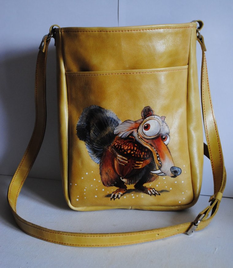 Кожаные сумки с рисунком