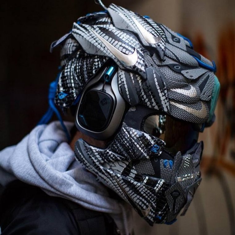 Необычный шлем