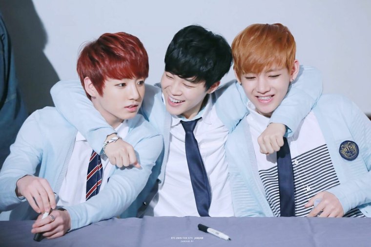 БТС Чонгук и Чимин поцелуй