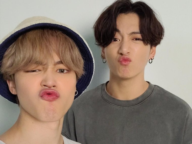 БТС Чонгук и Чимин обнимаются