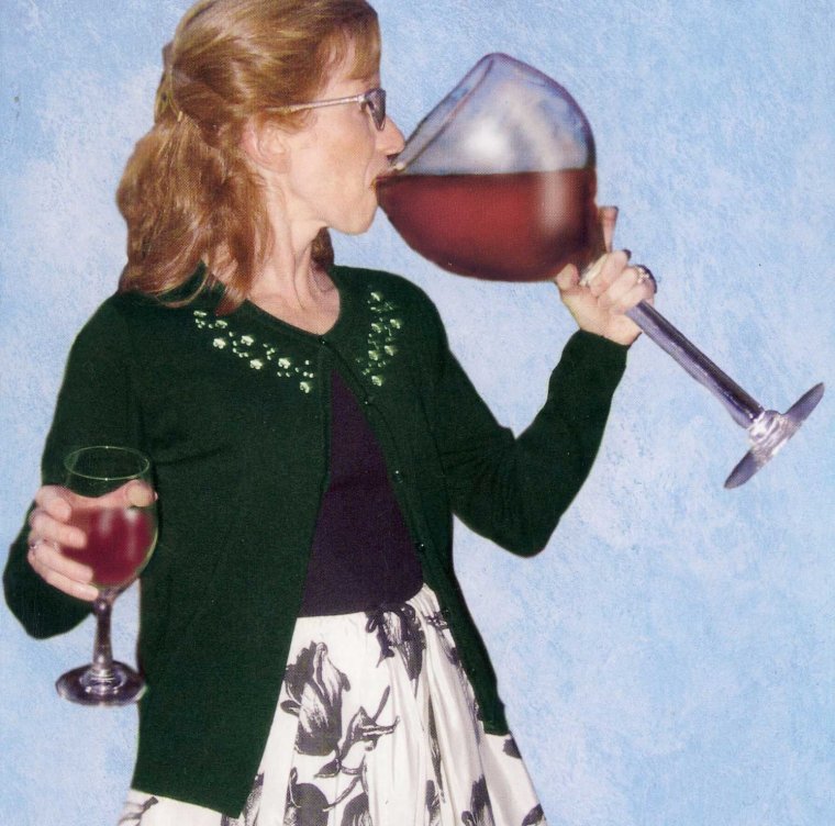 Женщина с бокалом вина Мем