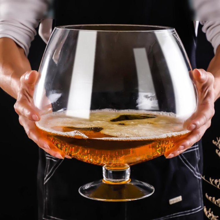 Винный бокал с гравировкой