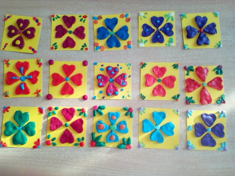 Лепка детей цветочка