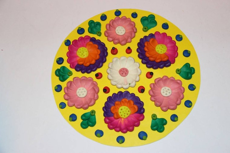 Подарок маме из пластилина