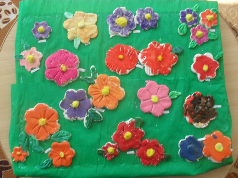 Ваза с цветами пластилин