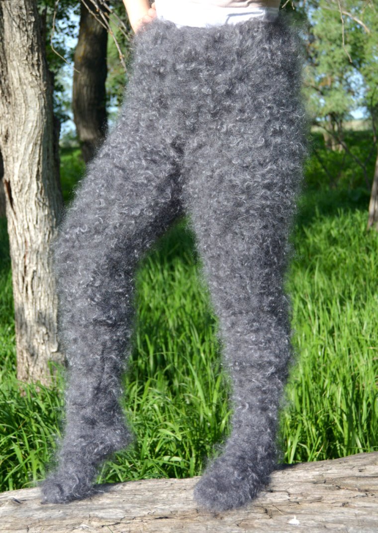 Бабушка связала прикол