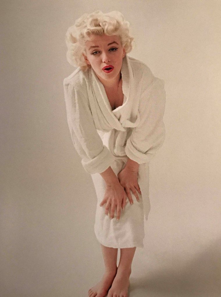 Мэрилин Монро топлесс