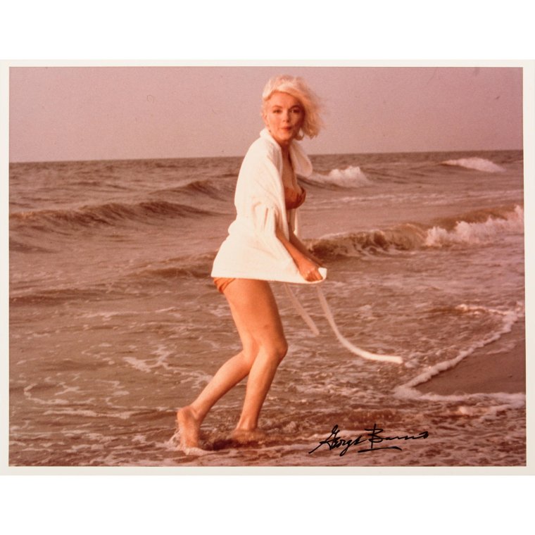 Мэрилин Монро Берт Штерн на кровати