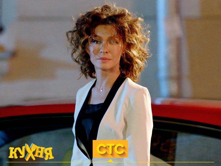 Елена Подкаминская прическа химия