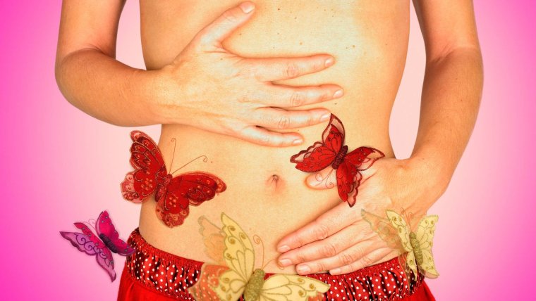 Бабочка на женском теле