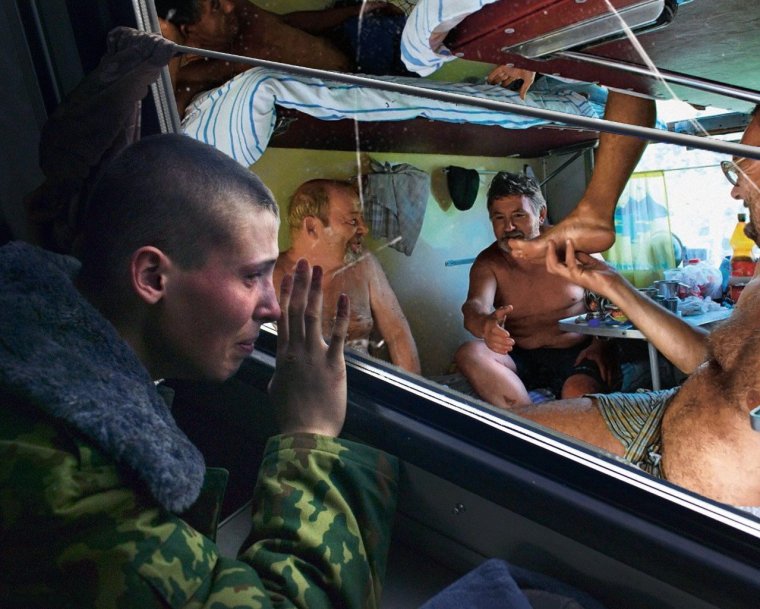 Солдаты в плацкарте