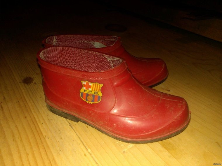 Гуччи и адидас галоши