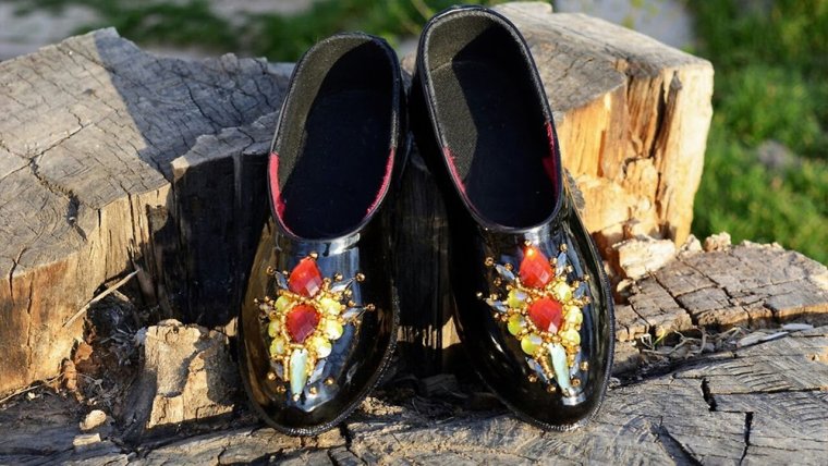 Узбекские галоши со стразами