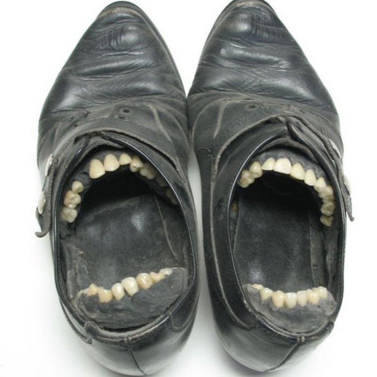 Галоши на ногах