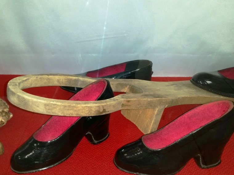 Для резиновой калоши настоящая беда