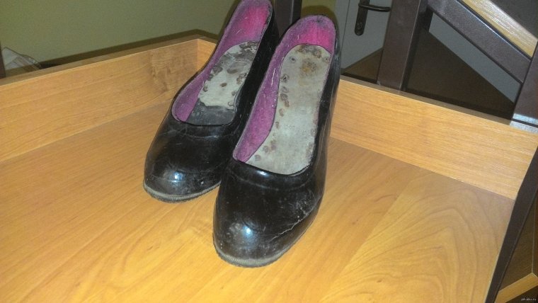 Красные галоши