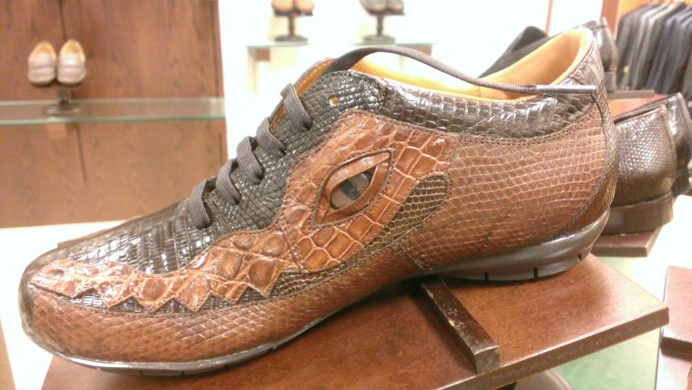 Ботинки из крокодила смешные