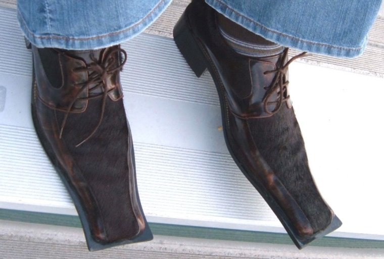 Уродливые ботинки