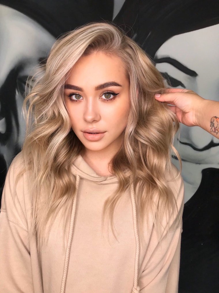 Ксения Хоффман 2020