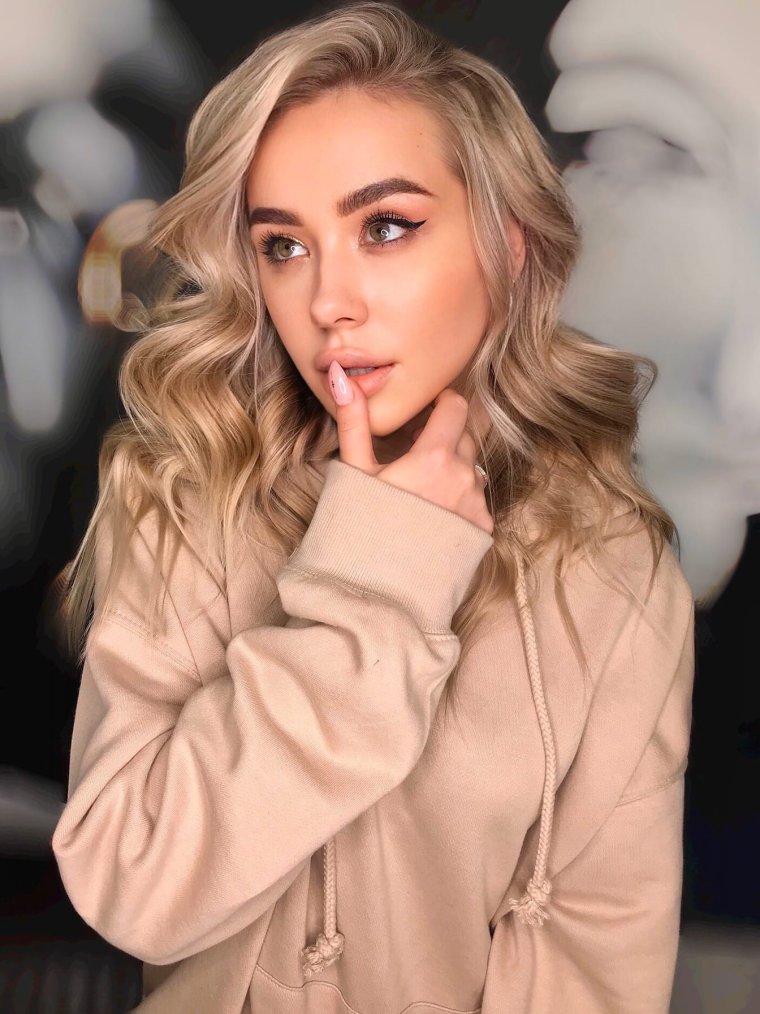 Ксения Хоффман фигура