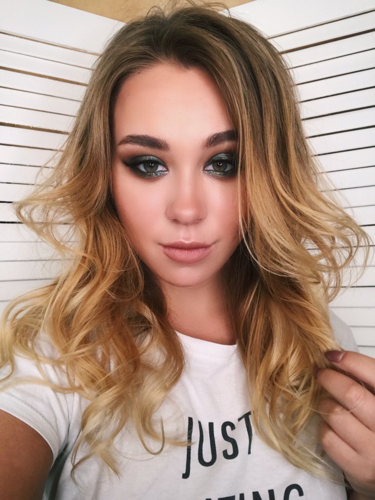 Ксения Хоффман