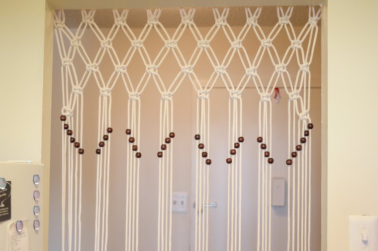 Шторы плетеные на дверной проем